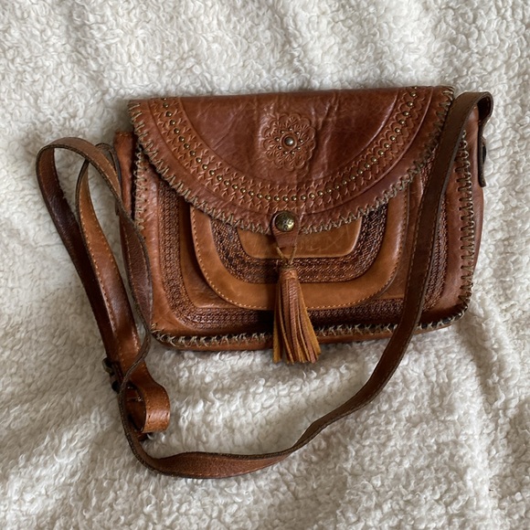 Patricia Nash Beaumont flap crossbody - Picture 4 of 4